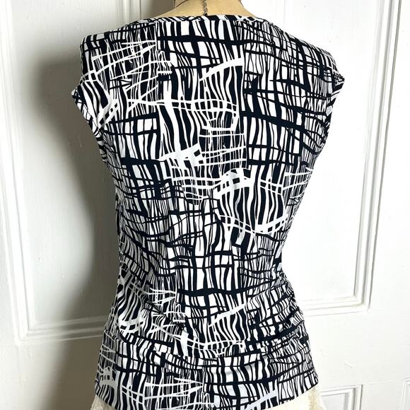 J.T.B Black & White Retro Tank with Silver Circle Clasp in Front size M - Picture 6 of 8